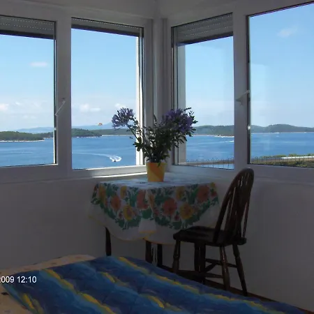 Daire Lucija Hvar Town