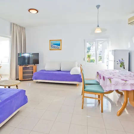 Apartment Lucija Hvar Town