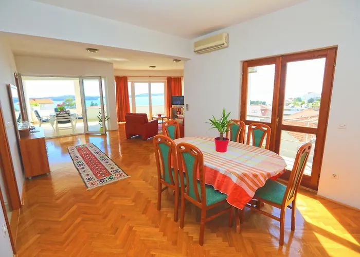 Lucija Apartamento *